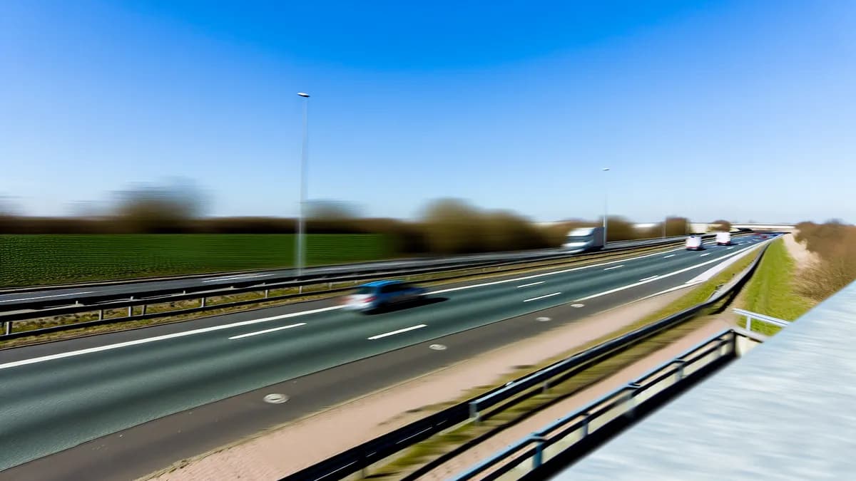Autobahn Abstandsblitzer Messstelle Abstandsblitzer A5 bei Mörfelden-Walldorf, km 505.345 auf der A5, Fahrtrichtung Frankfurt am Main