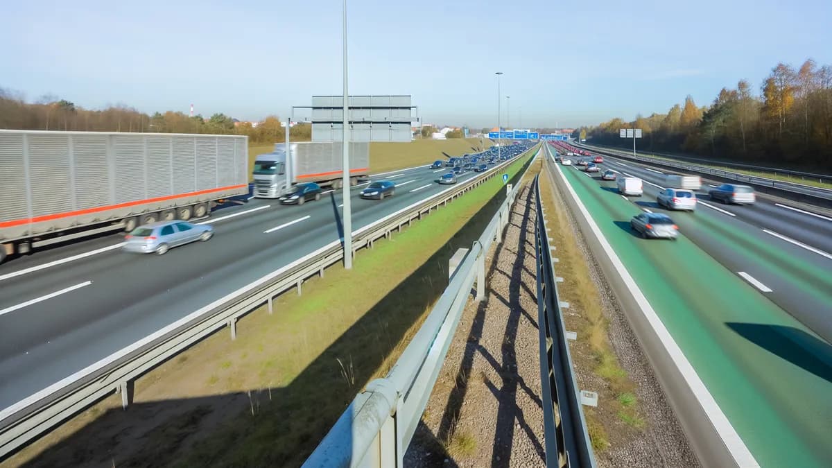 Autobahn Abstandsblitzer Messstelle Abstandsblitzer A33 bei Schloß Holte-Stukenbrock, km 36.600, RF Brilon auf der A33
